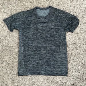 Heathered grey Lululemon Metal Vent, short sleeve. Men’s medium.
